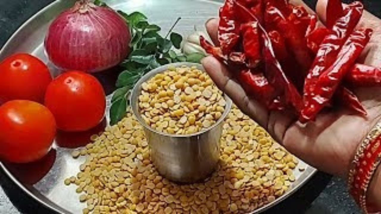 You are currently viewing How to Make Flavorful Dry Chilli Dal (Endu mirapakayala pappu )