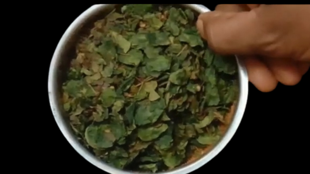 How to eat moringa podi?